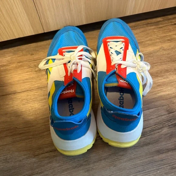 Fun Reebok Sneakers! Size 40.5 - Picture 3 of 5